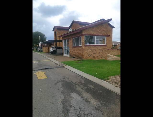 2 BEDROOM PROPERTY TO RENT IN HONEYPARK